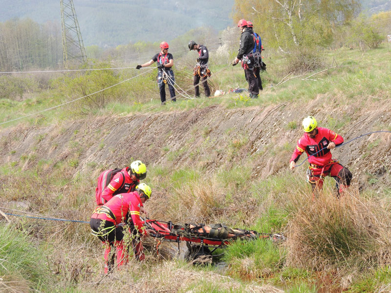Read more about the article Tabără de pregătire a pompierilor alpinişti de intervenţie