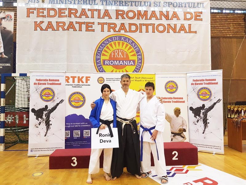 Read more about the article Tinerii karateka de la ACS Ronin Deva, pe podium la CN de Karate Tradiţional de la Brăila