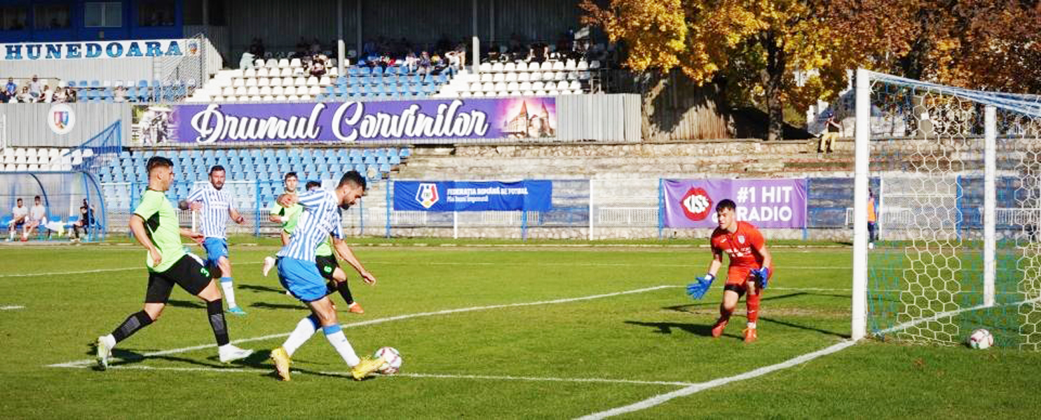 Read more about the article Fotbal: Mişcări în lotul echipei CS Corvinul Hunedoara