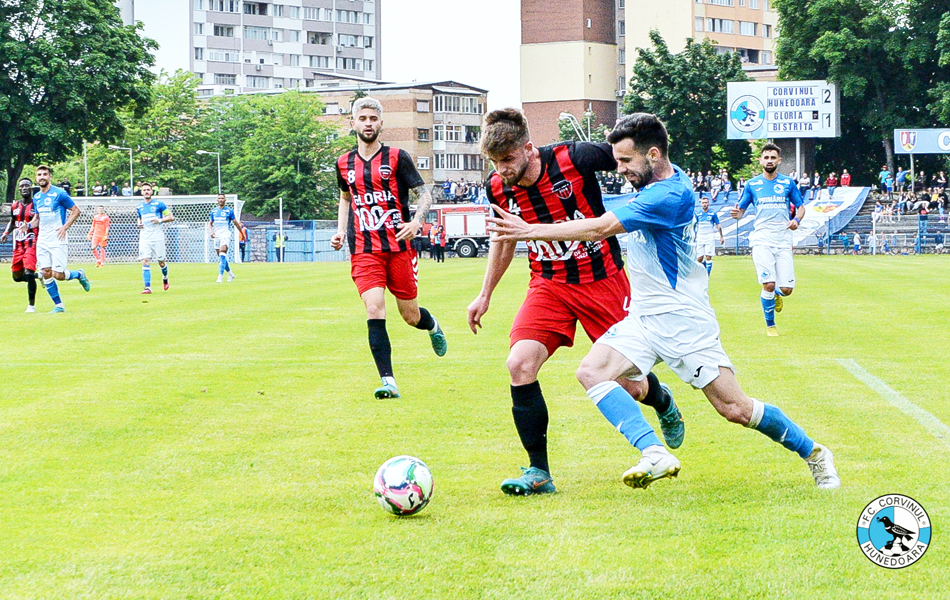 Read more about the article Fotbal Liga a II-a: CS Corvinul Hunedoara s-a reunit pentru următorul sezon