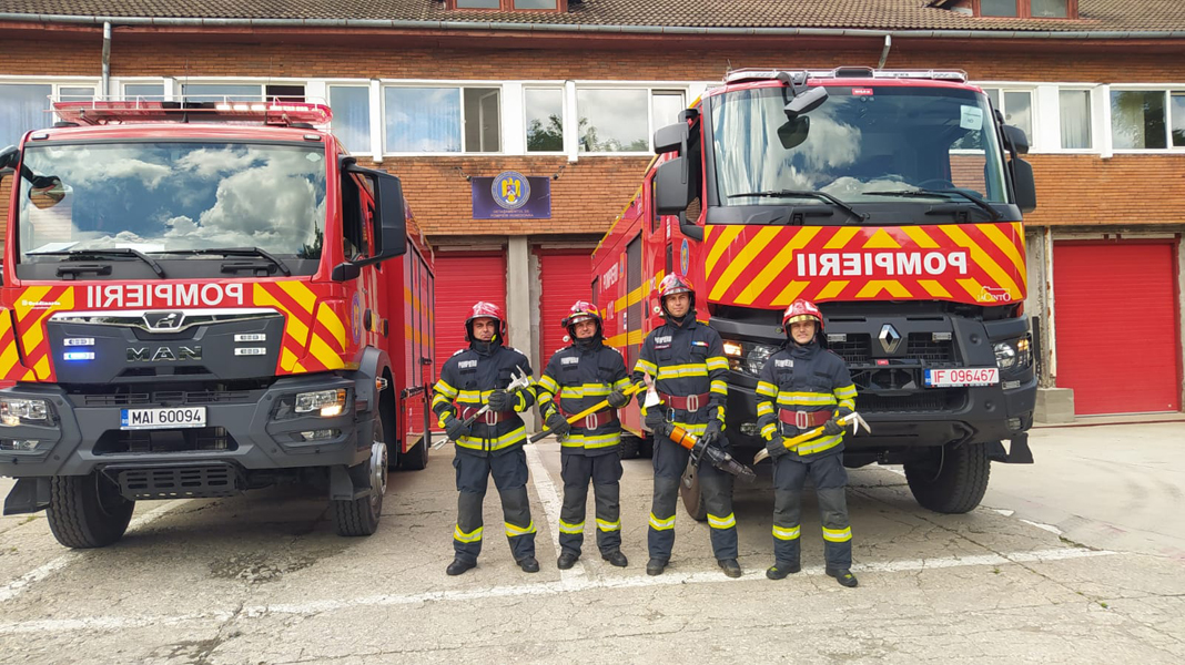 Read more about the article O nouă autospecială de intervenție completează parcul auto al pompierilor militari hunedoreni