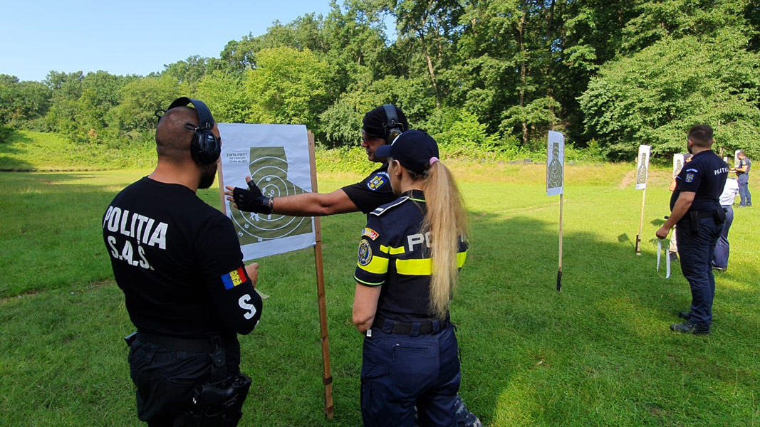 Read more about the article Pregătirea face diferenţa! Activităţi de pregătire profesională a poliţiştilor încadraţi „din sursă externă”