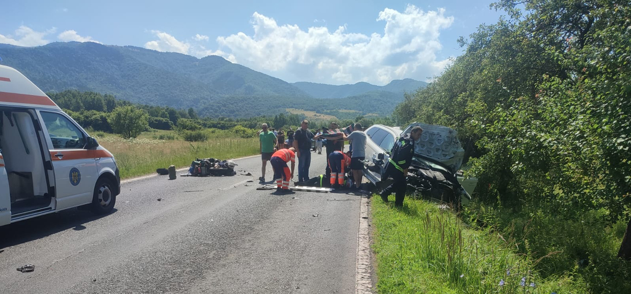 Read more about the article Doi motociclişti de cetăţenie maghiară, morţi într-un accident cumplit în apropiere de Haţeg