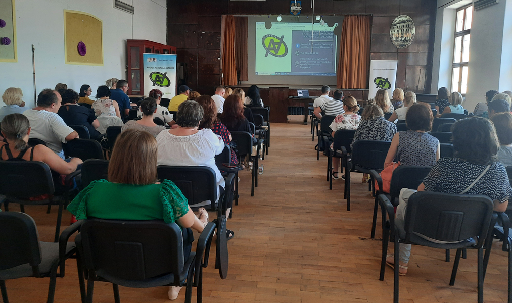 Read more about the article Activităţi de instruire a cadrelor didactice în domeniul prevenirii consumului de droguri, derulate de specialiştii CPECA Hunedoara