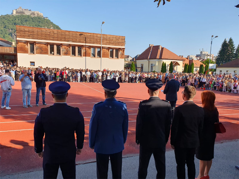 Read more about the article SIGURANȚA ȘCOLARĂ – prioritate a polițiștilor hunedoreni