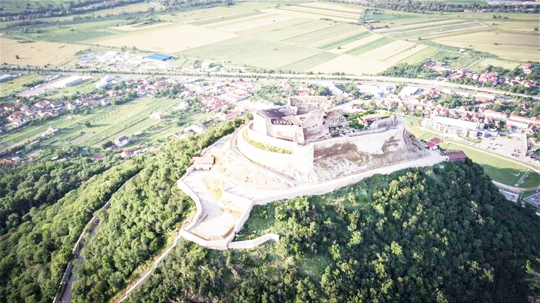 Read more about the article Cetatea Deva, reabilitată pe bani europeni