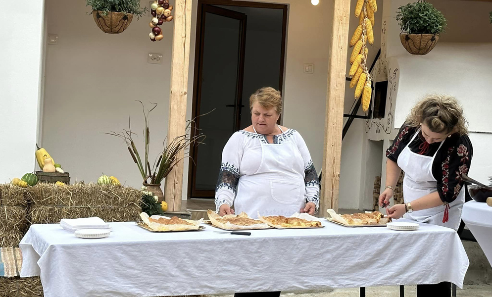 Read more about the article Vaţa de Jos: Plăcinta tradiţională a moţilor, la un nou punct gastronomic local