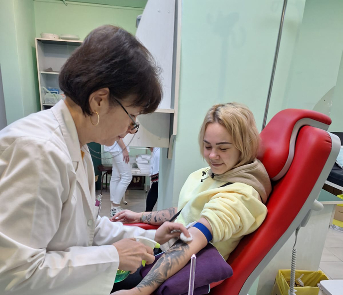 Read more about the article HUNEDOARA: A început campania pentru donare de sânge „Dăruieşte viaţă”