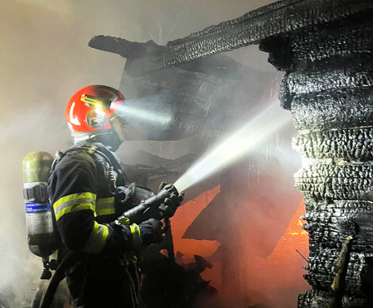 Read more about the article Incendii în lanţ, în Valea Jiului, în această noapte