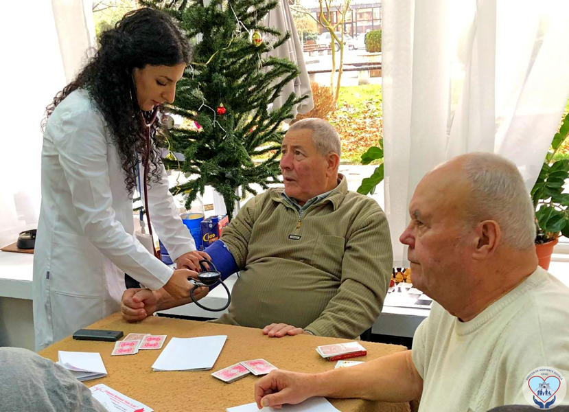 Read more about the article „Inimi în dar” pentru seniorii Devei! Testări medicale gratuite pentru sărbători liniştite