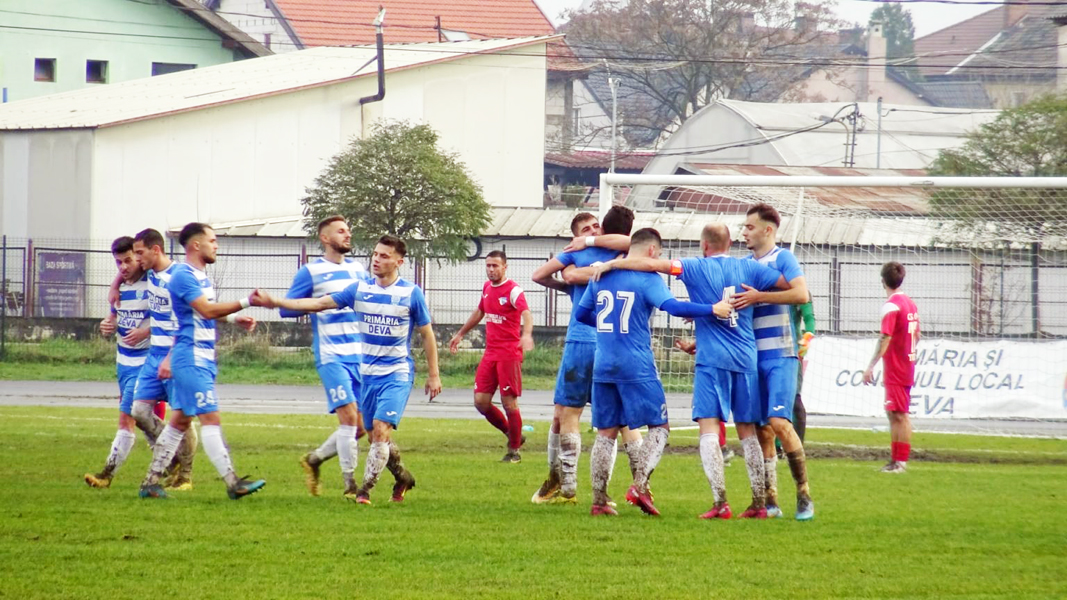 Read more about the article Fotbal: Sâmbătă, meciuri amicale pentru pregătirea noului sezon