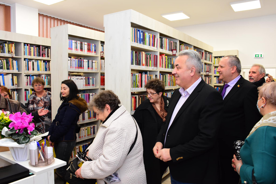 Read more about the article Filiala nr. 1 a bibliotecii județene în straie noi