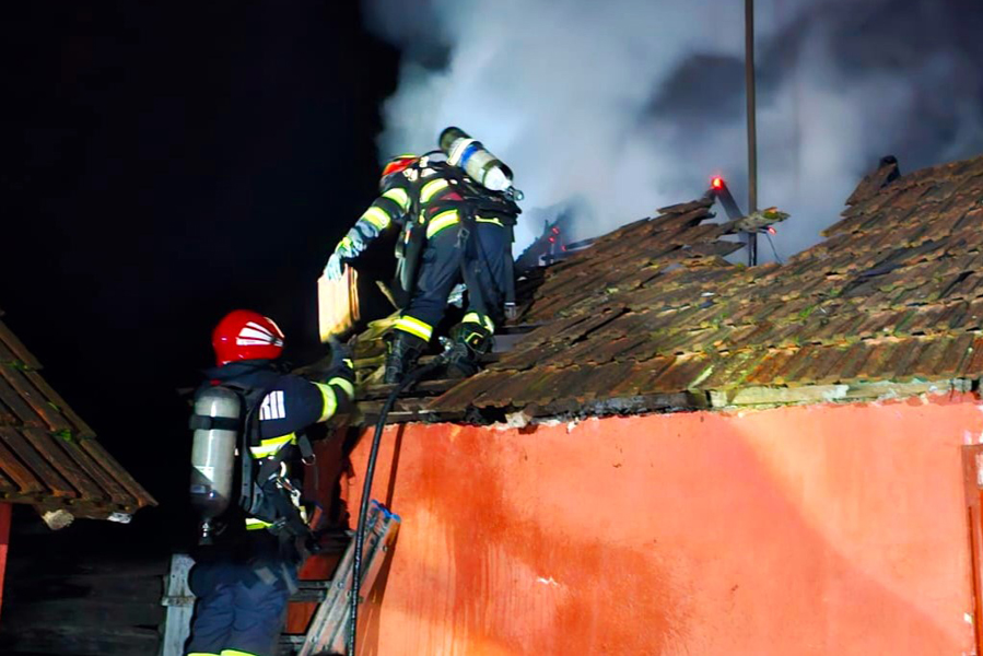 Read more about the article Un scurtcircuit electric a provocat un incendiu la o gospodărie din localitatea Barbura
