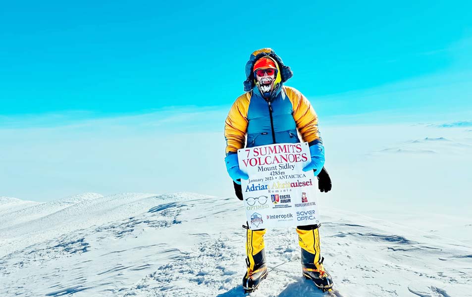 Read more about the article Alpinistul Adrian Ahriţculesei vrea să cucerească Everestul