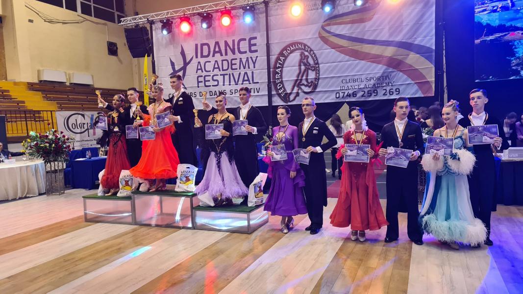 Read more about the article Dansatorii de la CSM Deva pe podium, la Festivalul Național de Dans Sportiv