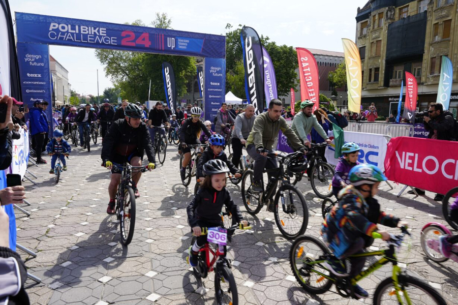Read more about the article Iubitorii pedalării au animat centrul Timișoarei, la cea de-a III-a ediție a Poli Bike Challenge