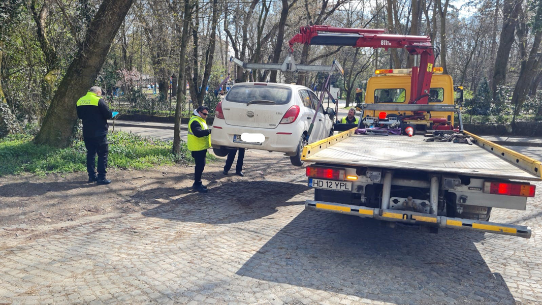 Read more about the article Poliția Locală Deva: 76 de autovehicule staţionate neregulamentar, ridicate în luna martie 2024