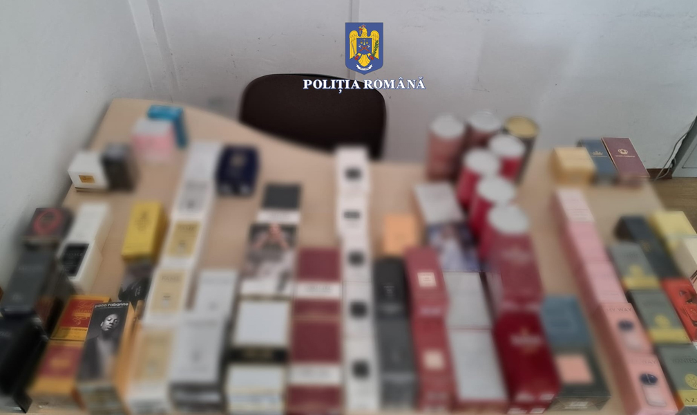 Read more about the article Dosar penal pentru comercializare de articole de îmbrăcăminte, încălţăminte şi parfumuri contrafăcute