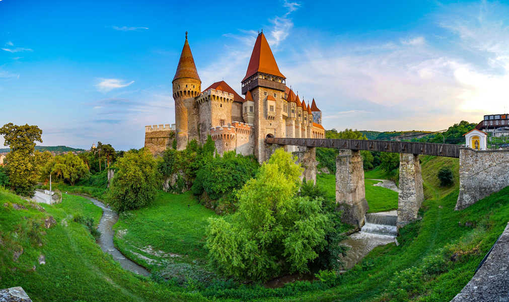 Read more about the article Castelul Corvinilor este „destinaţia cultural – educativă a anului 2024” în România