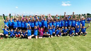 Read more about the article Prima școală de vară de pregătire în fotbal pentru copii organizată de către VILLARREAL C.F. în România, în parteneriat cu ACS Fortuna Arad.