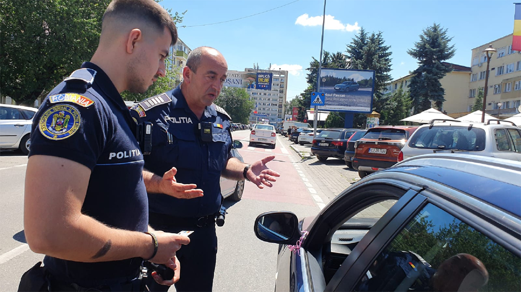 Read more about the article Tinerii conducători auto – instruiți de polițiști cu privire la conduita preventivă, la volan