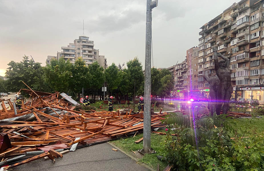 Read more about the article Furtuna de luni seara a făcut ravagii în Deva, dar şi în alte localităţi din judeţ