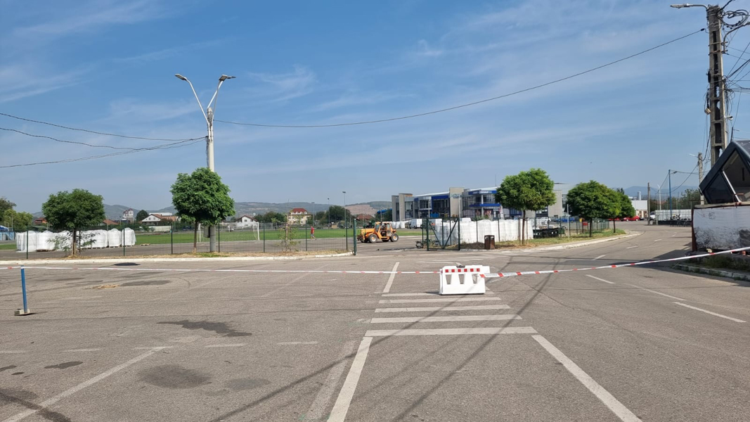 Read more about the article Restricții de circulație în parcările Aqualand și Piața Cetății