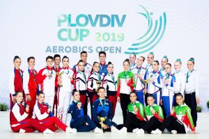 Read more about the article Gimnastică aerobică: Test util reușit, înainte de Campionatele Mondiale
