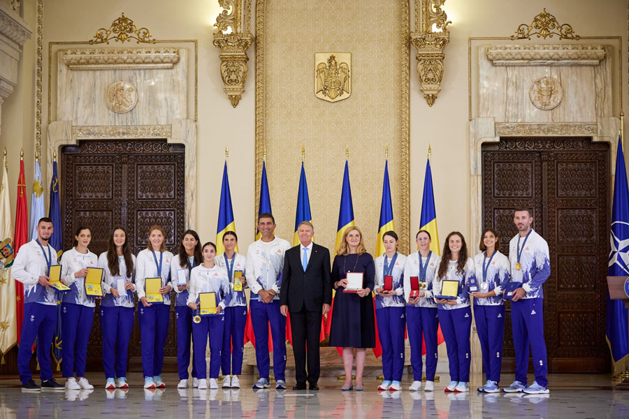 Read more about the article Olimpicii României, premiați de președintele Iohanis