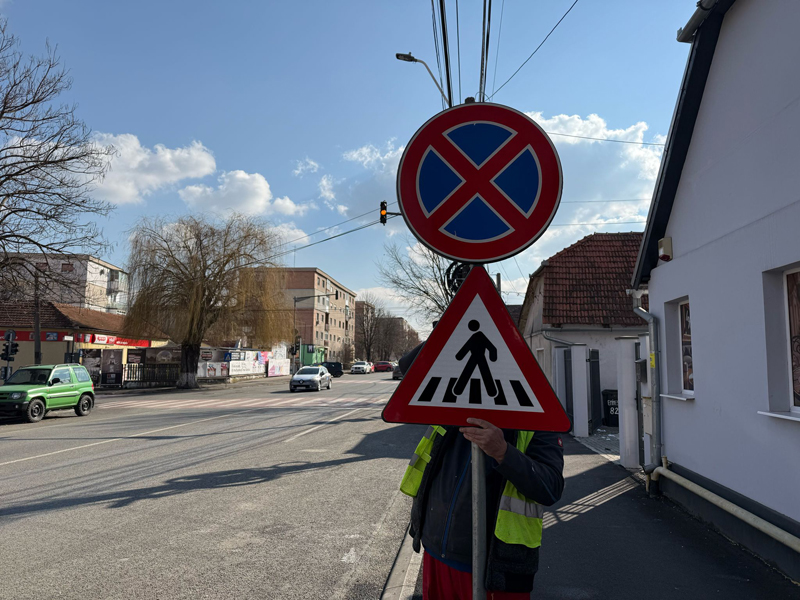 Read more about the article Deva un oraș mai sigur: Acțiune de înlocuire a semnelor de circulație
