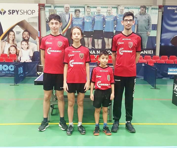 Read more about the article Tenis de masă: Cupa Juniorul – medalii pentru sportivii din Deva și Hunedoara