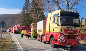 Read more about the article Sâmbătă, 12 aprilie, porneşte al treilea convoi agabaritic care transportă componente pentru Termocentrala Mintia