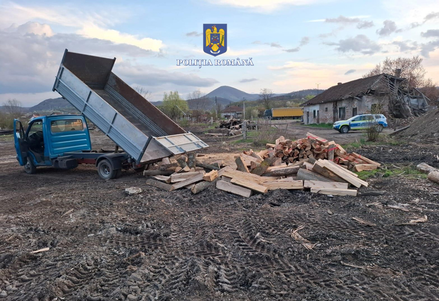 Read more about the article ACŢIUNE DE AMPLOARE A POLIŢIŞTILOR, ÎN MUNICIPIUL BRAD ŞI ÎN LOCALITĂŢILE APARŢINĂTOARE