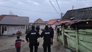 Read more about the article Acțiune de amploare a polițiștilor în orașul Geoagiu: peste 100 de persoane legitimate și amenzi de peste 10.000 de lei