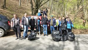 Read more about the article Veţel: Curăţenie de primăvară; angajaţii primăriei implicaţi direct