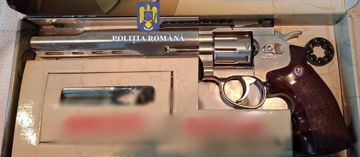 Read more about the article Percheziții în Lupeni, Petroșani și Petrila: arme, muniție și materii explozive ridicate de polițiști