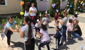 Read more about the article „Copilărie în culori„ – activități educative pentru copiii defavorizați