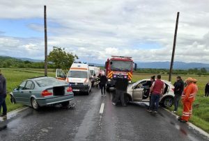 Read more about the article Trei persoane au ajuns la spital, în urma unui accident în localitatea Sarmizegetusa