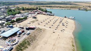 Read more about the article Tradiționalul festival Ghioroc Summer Fest ia startul pe plaja de la Ghioroc