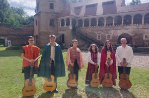 Read more about the article Armonii de succes și sonorități medievale – Catedra de Coarde a Liceului de Arte „Sigismund Toduță” din Deva