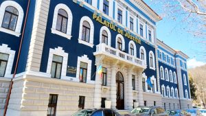 Read more about the article Vacanţă judecătorească