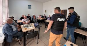 Read more about the article Prevenirea înşelăciunilor online – poliţiştii de la investigaţii criminale Deva, în dialog cu seniorii