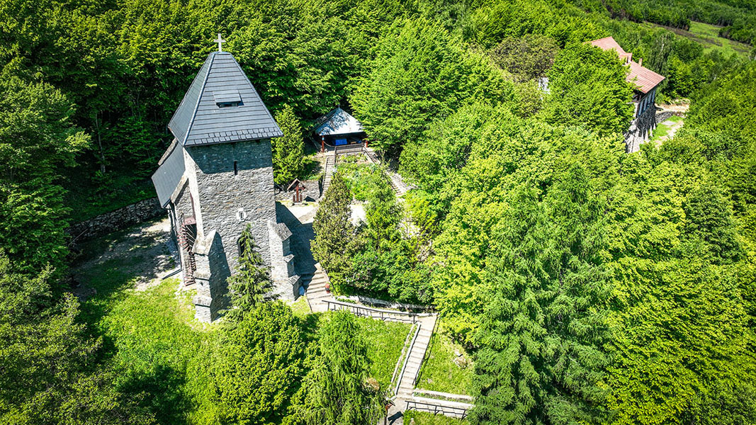 Read more about the article „Legendă și piatră – ruta monumentelor medievale din Țara Hațegului”