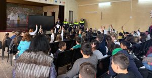 Read more about the article Acţiuni de prevenire şi siguranţă şcolară, desfăşurate de poliţiştii Biroului de Siguranţă Şcolară