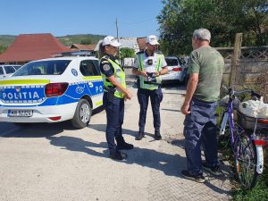 Read more about the article ACȚIUNE RUTIERĂ PENTRU PREVENIREA ACCIDENTELOR ÎN CARE SUNT IMPLICAȚI PIETONII, BICICLIȘTII ȘI CONDUCĂTORII DE TROTINETE