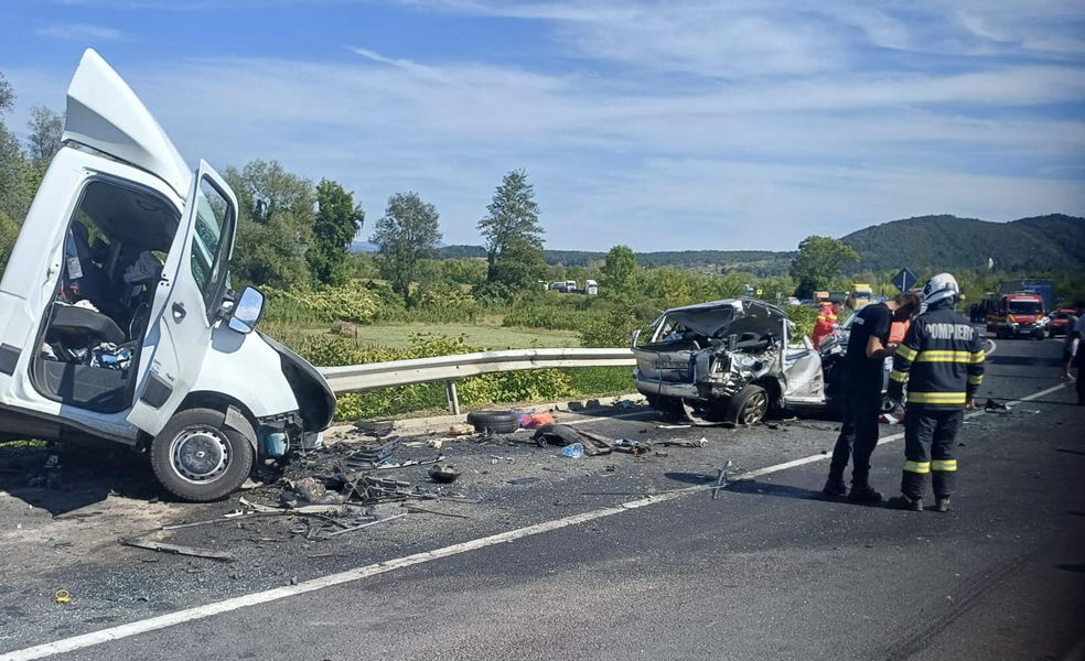 Read more about the article Accident grav pe DN76, în comuna Baia de Criș: o persoană decedată și una rănită grav