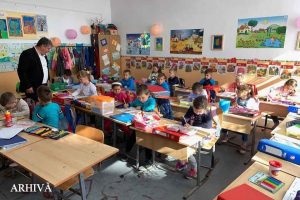 Read more about the article Sprijin pentru educație: Elevii din comuna Bistra au primit bursele școlare la zi pentru anul 2024–2025