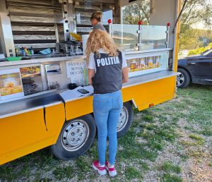 Read more about the article ACȚIUNE A POLIȚIȘTILOR, PENTRU PREVENIREA ȘI COMBATEREA EVAZIUNII FISCALE