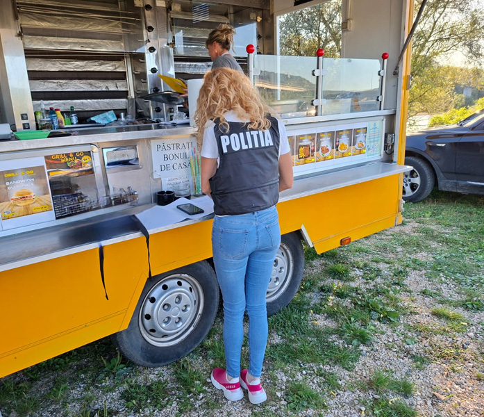 Read more about the article ACȚIUNE A POLIȚIȘTILOR, PENTRU PREVENIREA ȘI COMBATEREA EVAZIUNII FISCALE