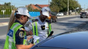 Read more about the article Week-end cu şoferi depistaţi în trafic sub influenţa băuturilor alcoolice sau a unor substanţe interzise